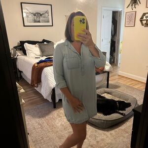 Light blue denim dress! In perfect condition.
I’m 5‘2“ tall
